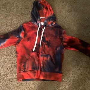 Selling this wonderful jacket. Lightweight, comfy, and tie-dye😇